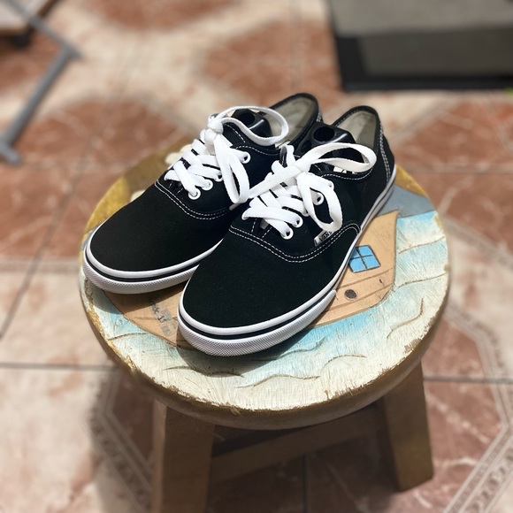 BLACK VANS SHOES - Picture 2 of 3